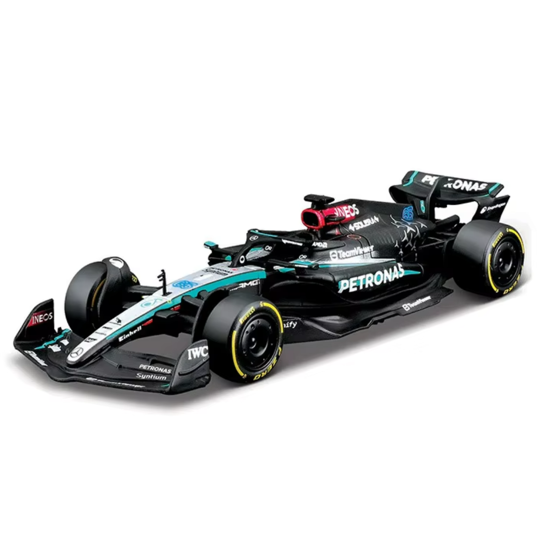 Miniatura W15 1:43 Mercedes F1 2024 - George Russell 63