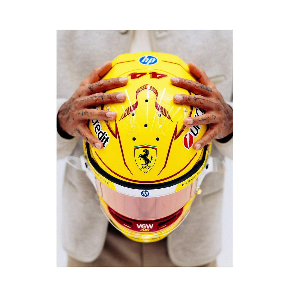 Quadro Decorativo Capacete Lewis Hamilton 44 Scuderia Ferrari 2025